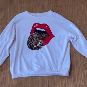 Cute trendy sweater!